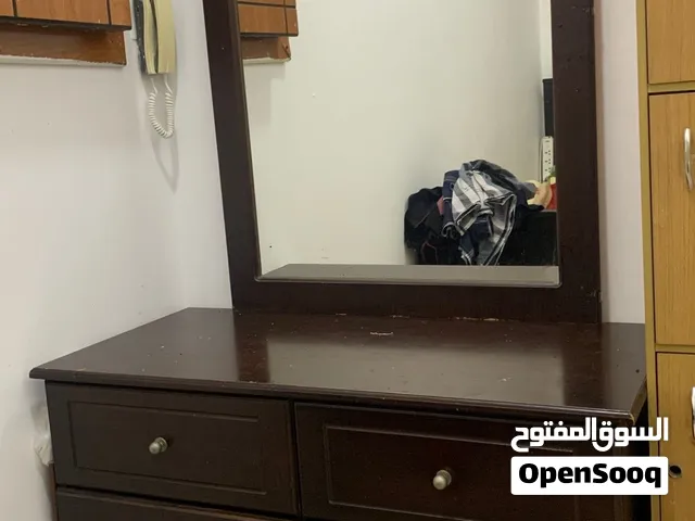 Dressing table with glass urgent sale 8 bd