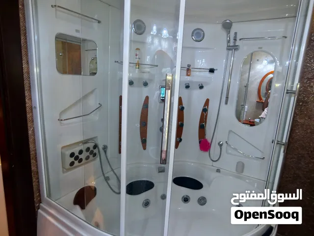 حمام بخار وجاكوزي .steam shower cabin and jacuzzi
