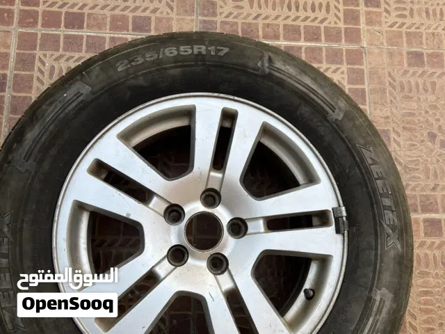 جنط سياره جيب مقاس 17 مع التاير للبيع