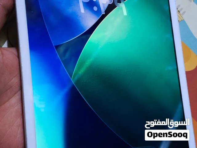 ابياد 8 ذاكرة 32   وبيه مجال حك جية مكاني البصرة  الكزيزة   مبدل فقط. كلاس شاشة والزر الي بل نص مرات