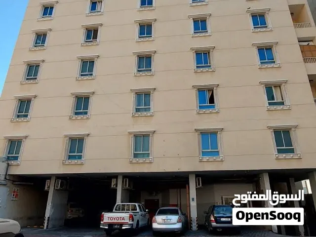 شهر مجاني - للإيجار شقق بعمارة بالمنصورة بجوار فندق شيرمان مباشرة ومحطة المترو على بعد خطواط
