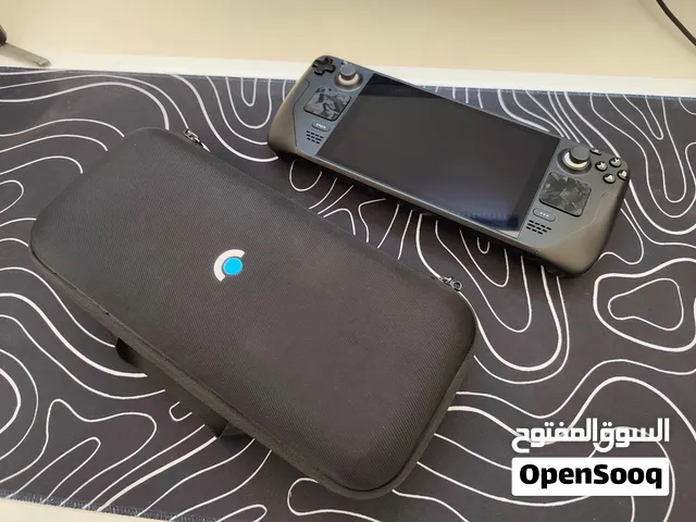 Steam deck LCD 256gb بحالة نظيفة جدا شبه جديد للبيع