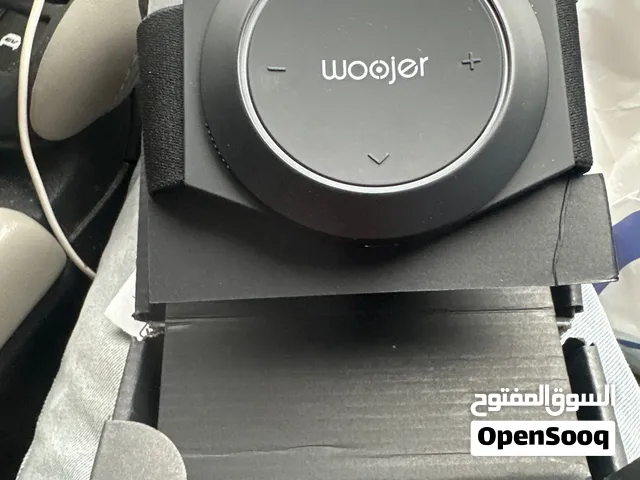 Woojer Strap 3 (طراز WJRS3-101BN)، وهو حزام لمسي عالي الدقة (High-Fidelity Haptic Body Strap).
