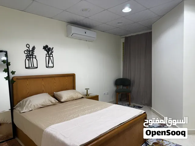 للإيجار شقه مفروشه و مجهزه بمستوى فاخر