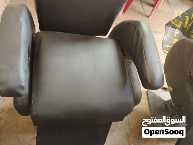 للبيع جوز كراسي صالون حلاقة بحالة ممتازة جدا جدا............................................ للبيع