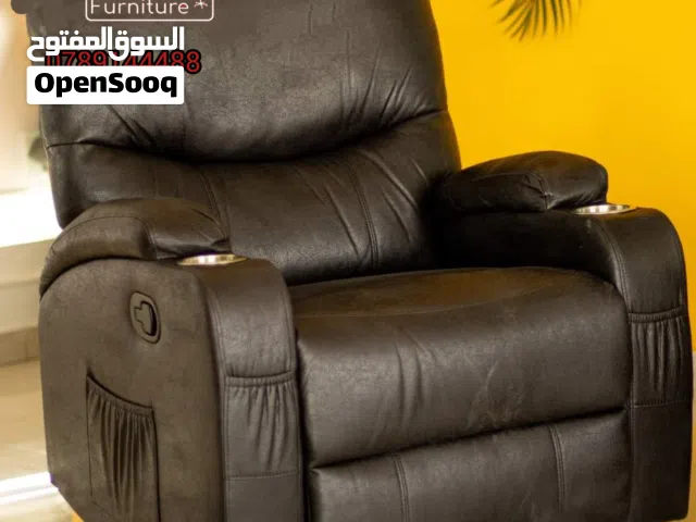 كنباية ريكلاينر مواصفات كثيرة بتخلّيك تشتري ريكلاينر تصميمه أنيق وعصري ومناسب مع أي ديكور منزلي حديث