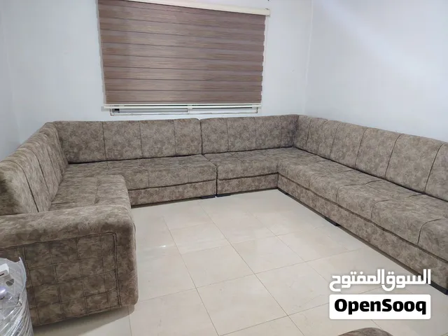 طقم كورنر 11 مقعد ، تفصيل ، 3 طاولات وسط ، 10 مخدات ،