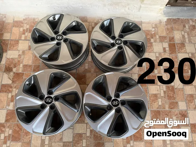 جنطات كوري اصلي قياس 17 للبيع او للبدل السعر داخل كل صورة