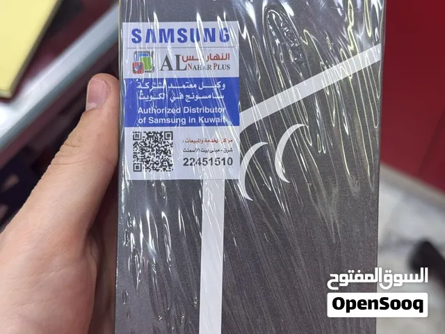 هاتف Samsung Galaxy Z Flip7 FE جديد بسعر ممتاز