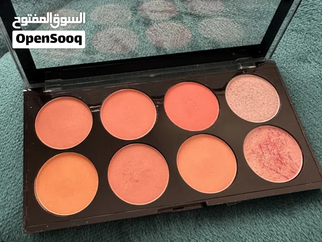 ايشادو من هدى بيوتي ومكياجات اصلية اميركية
