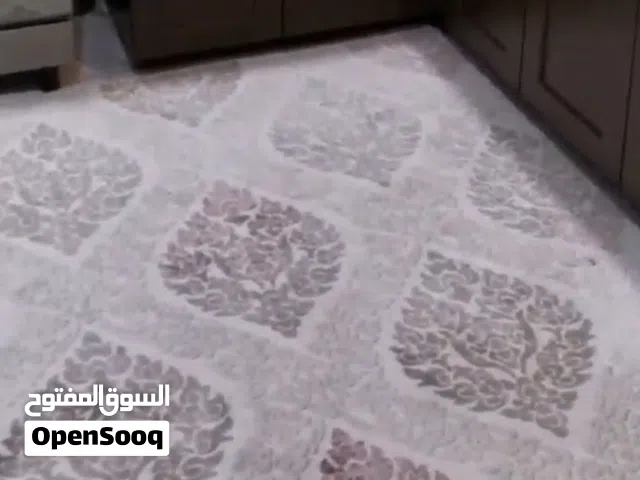 سجاد نظيف لون بيج و وردي