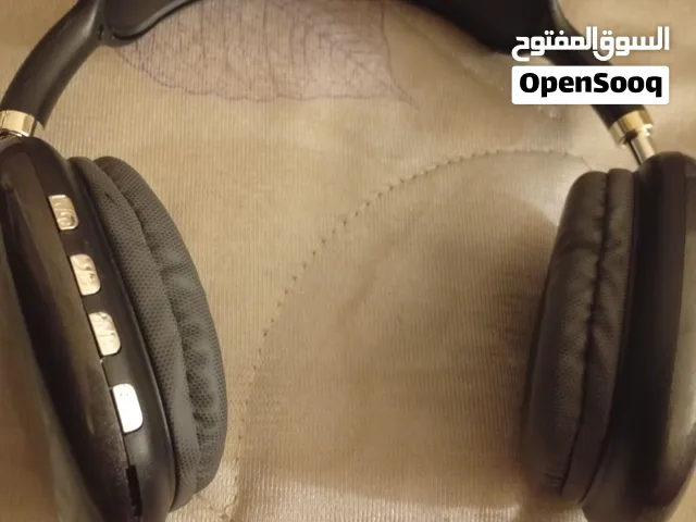 سماعات رأس اسمها غير معروف