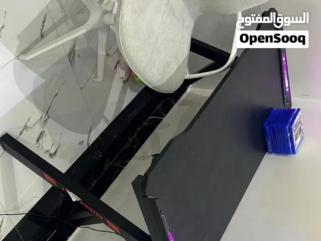 طاوله قيمنق مع الكرسي