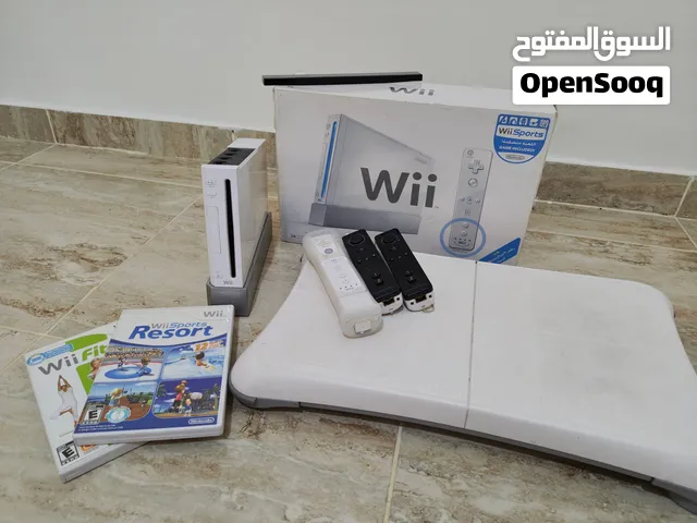 ننتيدو Wii مع كامل ملحقاتها