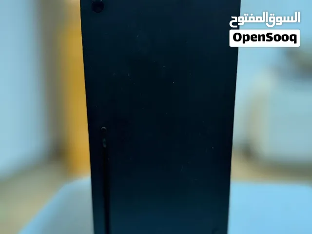 Xbox series X مستعمل يشبه الجديد مع إيد Xbox واحدة اصلية مع إيد Xbox الاحترافية للي مع سماعة Riz الخ