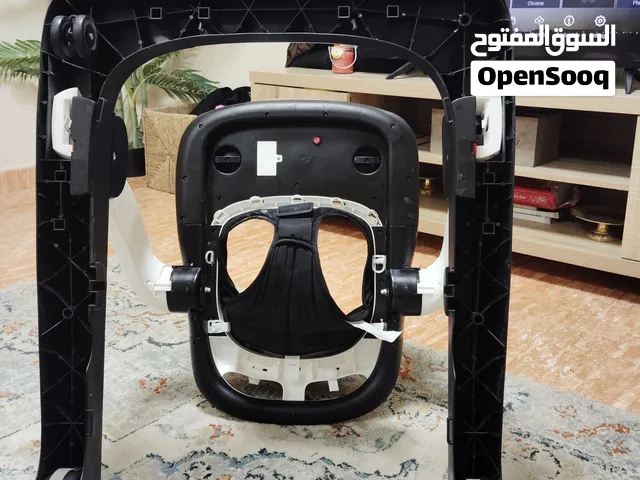 عربة أطفال