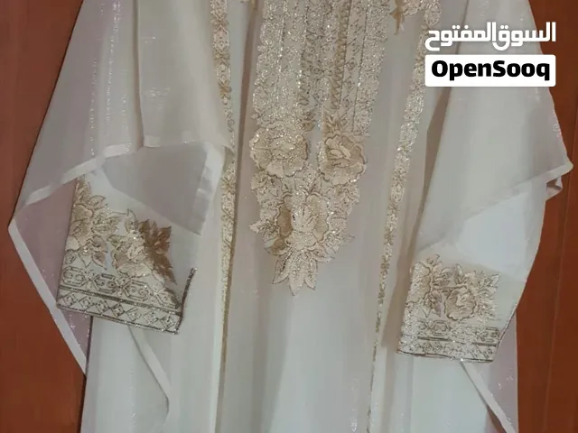 متوفر قطعه واحد فقط من اللون الابيض