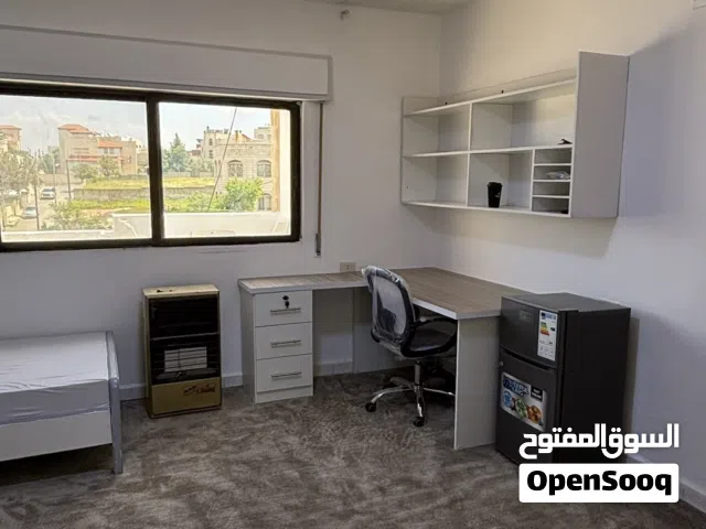 روف للإيجار لطالبات فقط اربد قرب بوابة الاقتصاد الجنوبيه