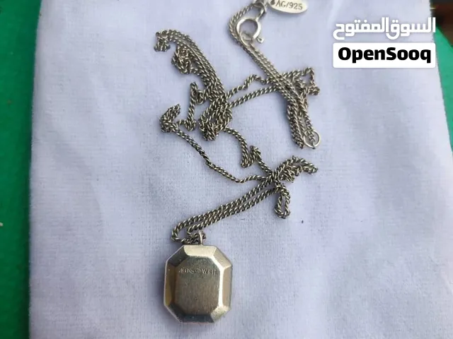 للبيع قلادة ماركة عالمية WOUTERS & HENDRIX