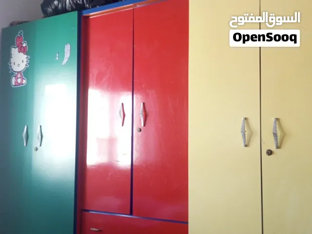 خزانة ملابس ثلث اظرف  استعمال ثلث سنين بحالة جيدة جدا خشب ممتاز جداا