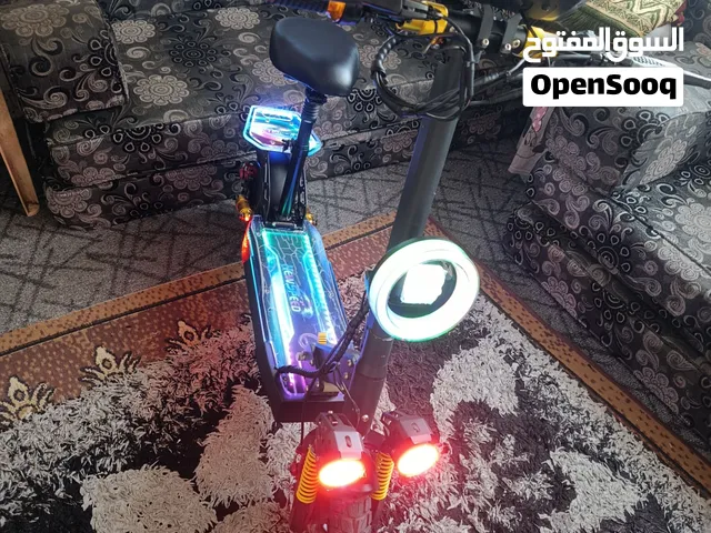 سكوتر الوحش المضيء