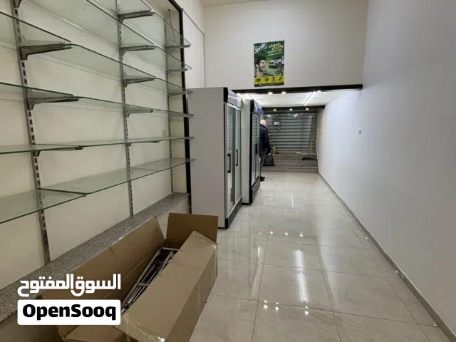 محل تجاري في نابلس شارع سفيان   على الشارع للبيع