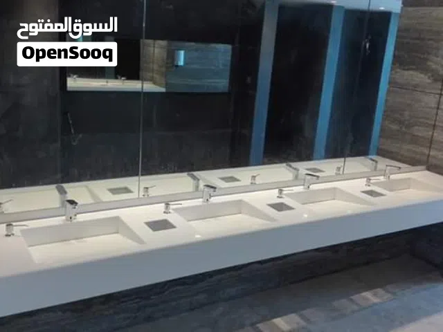 أسطح عمل(رخام صناعي)، وكاونترات مغاسل الحمامات، كاونترات طاولات المطابخ/العيادات والمختبرات