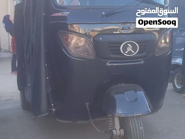 توك توك للبيع في بعلبك ماشي 90 الف بويا نضيف وحدادة بدو شوي شغل ميكانيك حوالي 300 دولار توك توك مرتب
