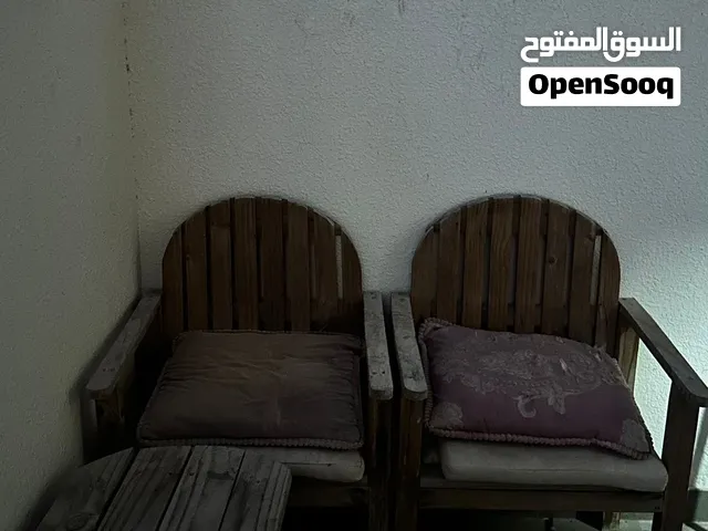 كراسي خشبيه