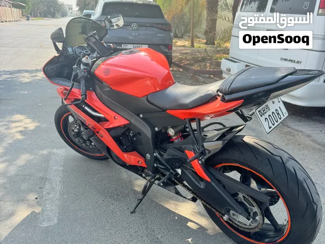Yamaha R6 (vivid orange)