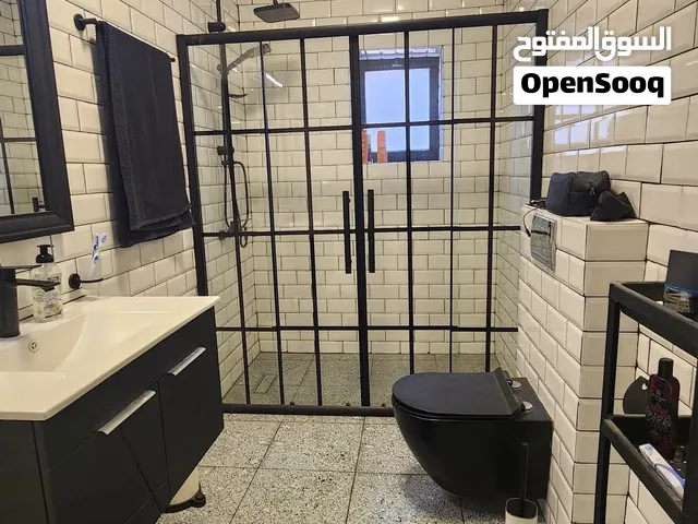 عمارة بسعر شقه بالويبده مستقلة بموقع واطلاله مميزين وسعر مغري جدا جدا