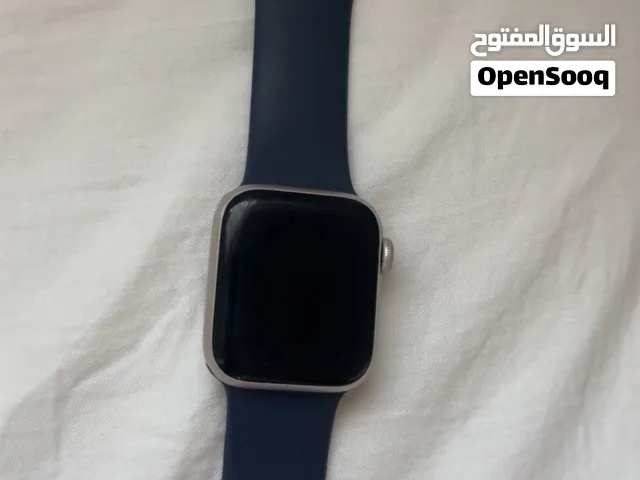 Apple Watch se2 للبيع  مقاس 40mm  بيعة سريعة    التفاصيل في الوصف