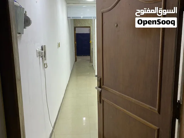 شقة حديثة للايجار في الكرادة