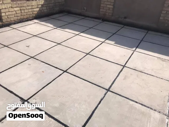 ماستك للصطوح والبيتونه  ويكون العمل من الصباح حتى المساء والتوصيل ونوع الماستك درجه اولى كله علينا