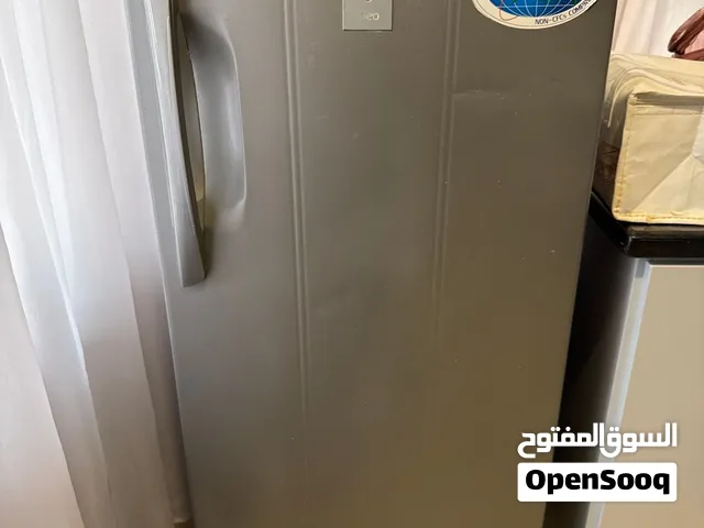للبيع ثلاجه سانيو مستعمله صغيره