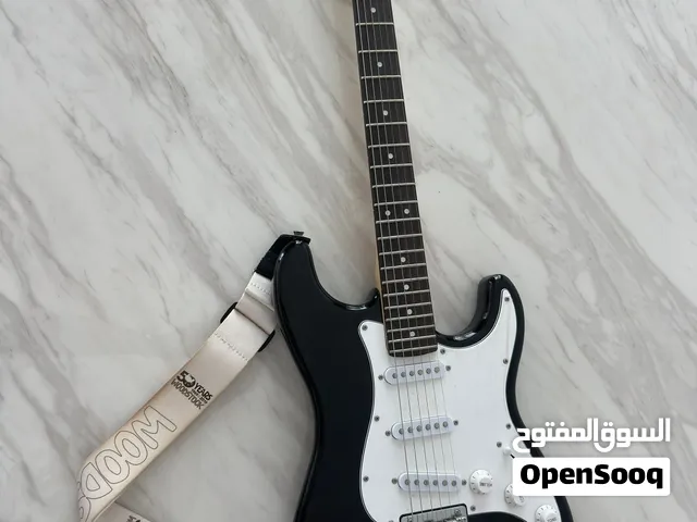 Fender Squier Stratocaster Guitar + Fender Frontman 10G Amp