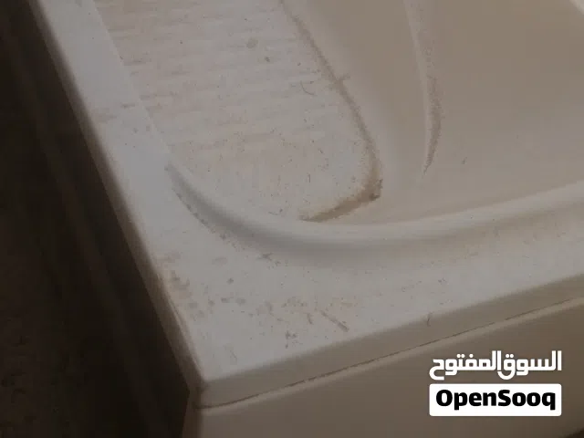 حوض اسحمام (170 * 75) بحاله جيدة جدا ابيض يركب بعد السيراميك(تم تخفيض السعر)