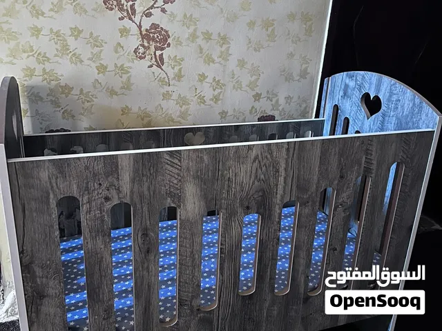 سرير بيبي للبيع