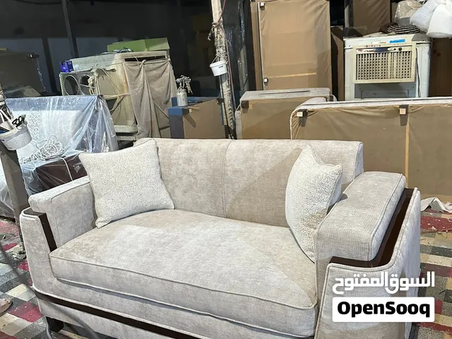 السلام عليكم، للبيع طقم كنب جديد تماماً ولم يستخدم أبداً.