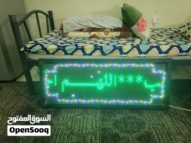 شاشه الكترونيه تستعمل في المحلات التجاريه والمطاعم