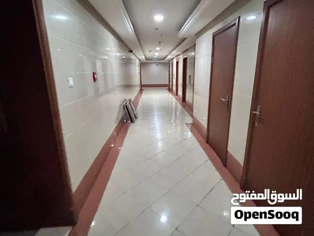 رج عجمان بيرل غرفه وصاله مساحه 905 طابق 11  باركن كبير بجانب المصعد الشقه فاضيه إطلاله جانبيه مطل فر