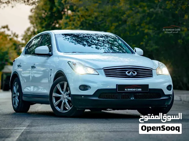 Infiniti QX50 2015 White  6-Cylinder  Low Mileage  Agency  BD 3,450 Neg. Great in Condition