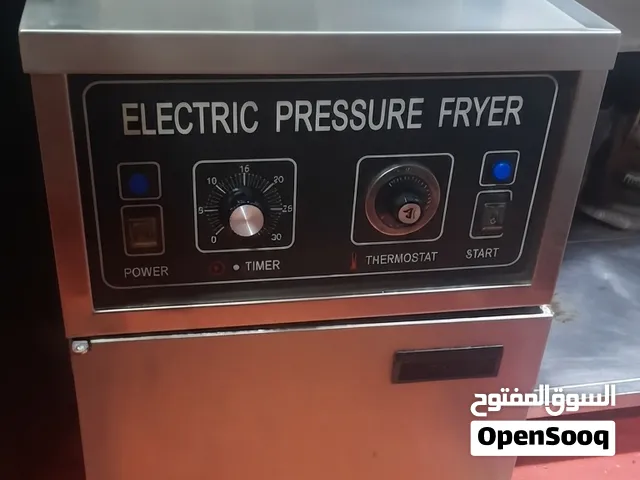 قلاية ضغط كهربائية احترافية (Electric Pressure Fryer) بحالة ممتازة جداً!