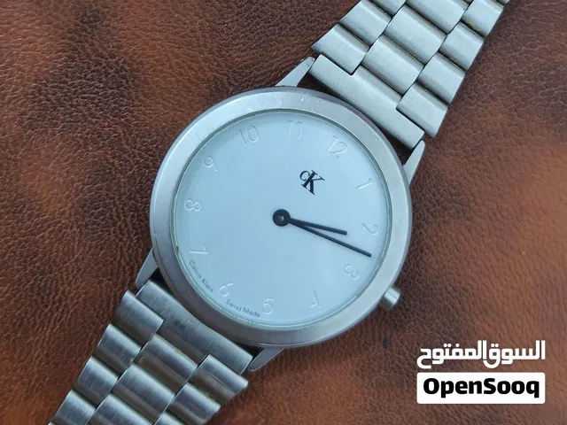 ساعتين وحدة ساعة تومي هيلفيغر (Tommy Hilfiger) والثانية ساعة كالفن كلاين (cK) يوجد توصيل
