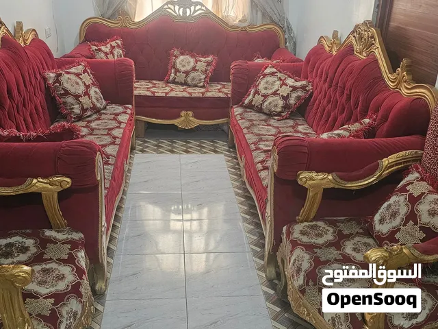 طقم كنب خشب مصري مكون من 5 قطع  ثلاث كنب كبير وكنبتين فردي  في حالة ممتازة