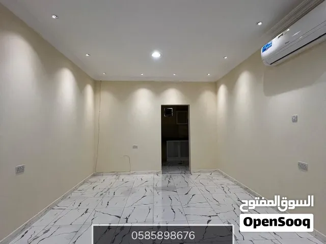 للإيجار استيديو وحمام ومطبخ مدخل خاص في زاخر 1700 شهري شامل