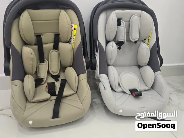 كار سيت للأطفال مستعمل اسبوع فقط جديد ، مطلوب 250 درهم للاثنين