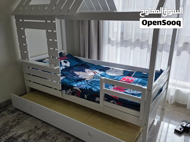 للبيع  بداعي السفر سرير اطفال ممتاز من **pen Home**