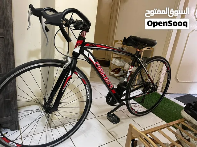 دراجة سباق/طريق ASTER 700C بحالة ممتازة للبيع