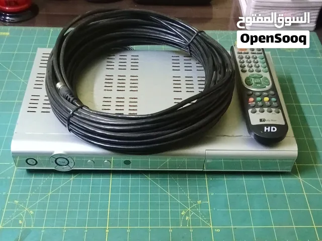 ريسيفر معاه الريموت والسلك